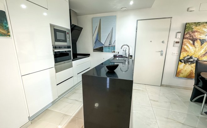 Resale - Penthouse -
Los Altos - AMANECER