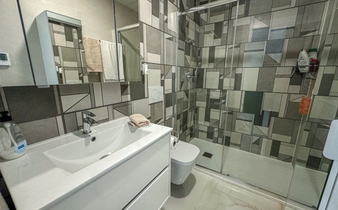 Resale - Penthouse -
Los Altos - AMANECER