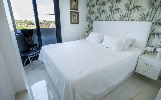 Resale - Penthouse -
Los Altos - AMANECER