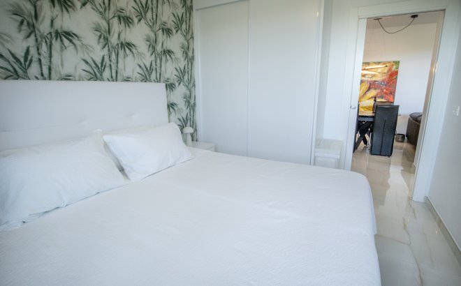 Resale - Penthouse -
Los Altos - AMANECER