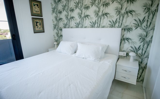 Resale - Penthouse -
Los Altos - AMANECER