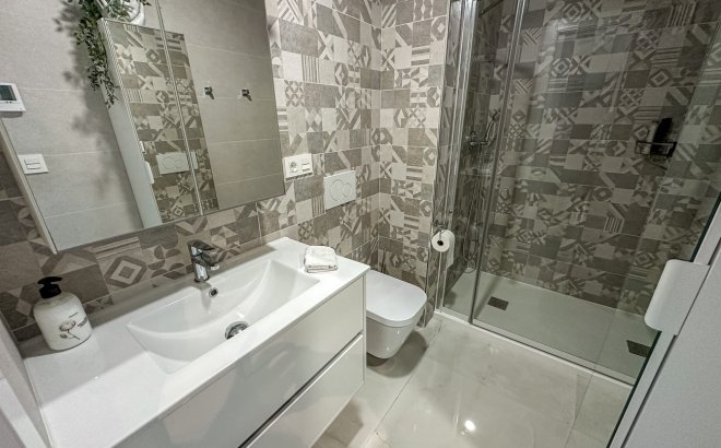 Resale - Penthouse -
Los Altos - AMANECER