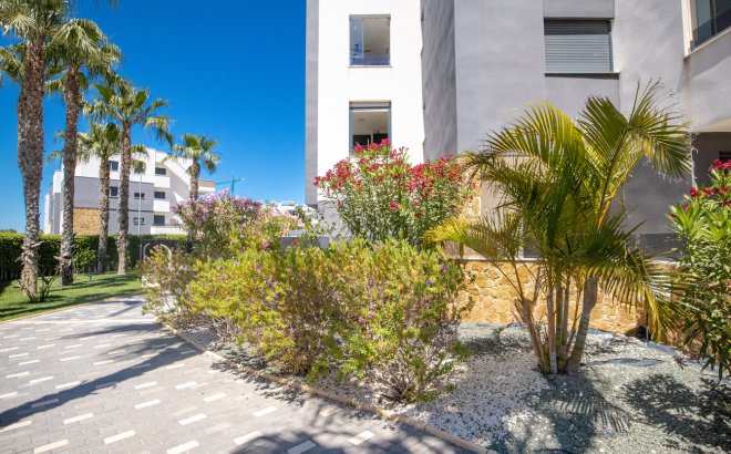 Resale - Penthouse -
Los Altos - AMANECER