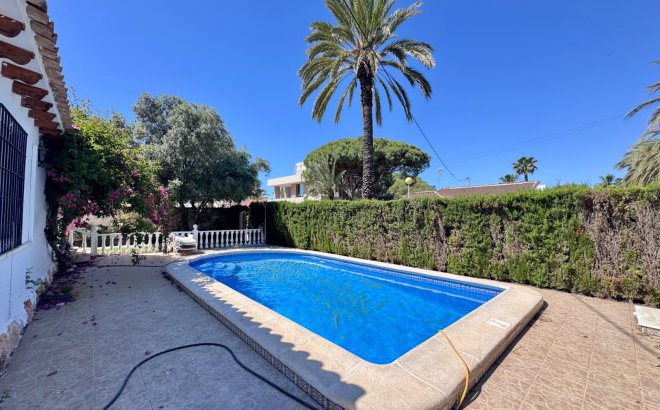 Resale - Villa -
Orihuela Costa - Cabo Roig