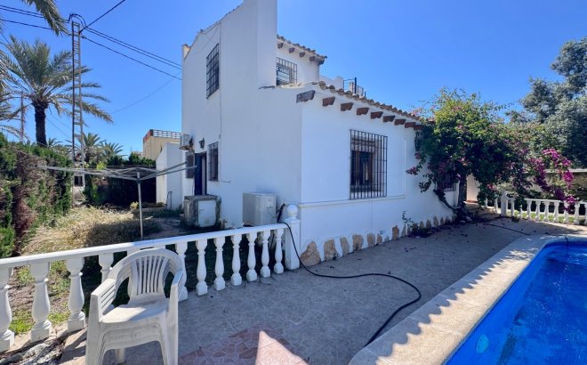 Resale - Villa -
Orihuela Costa - Cabo Roig
