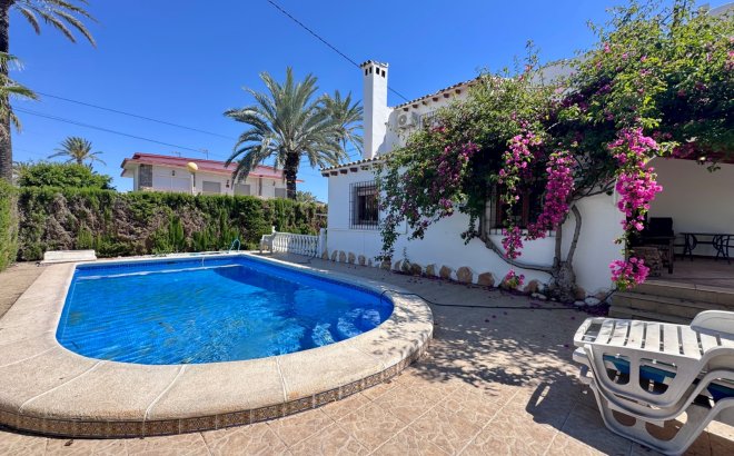 Resale - Villa -
Orihuela Costa - Cabo Roig