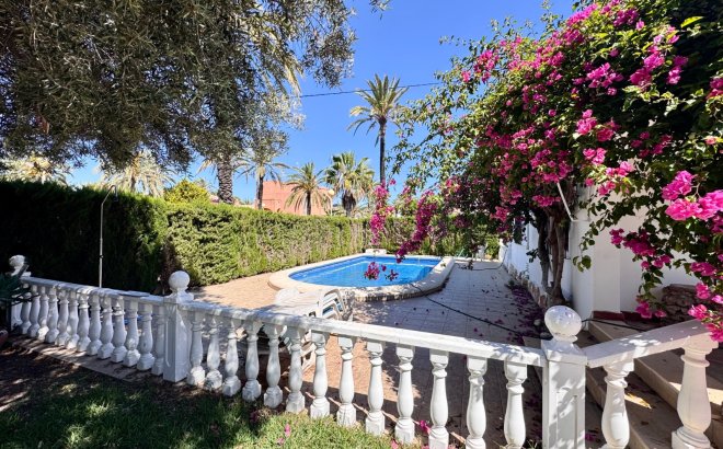 Resale - Villa -
Orihuela Costa - Cabo Roig