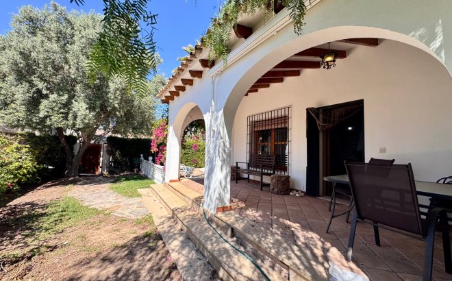 Resale - Villa -
Orihuela Costa - Cabo Roig