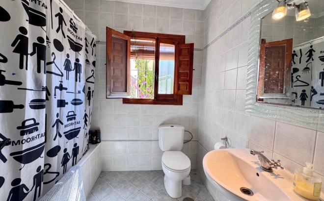 Resale - Villa -
Orihuela Costa - Cabo Roig