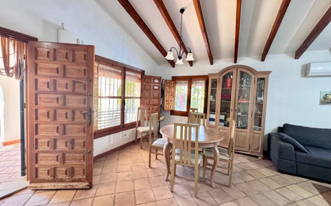 Resale - Villa -
Orihuela Costa - Cabo Roig