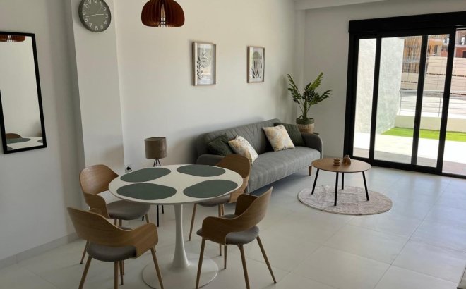 Resale - Apartment -
San Miguel de Salinas - Inland
