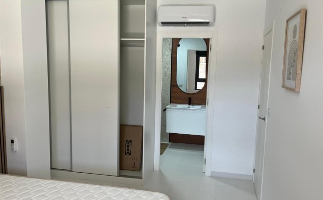 Resale - Apartment -
San Miguel de Salinas - Inland