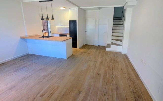 Resale - Villa -
Orihuela Costa - Costa Blanca