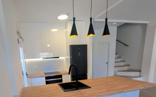 Resale - Villa -
Orihuela Costa - Costa Blanca