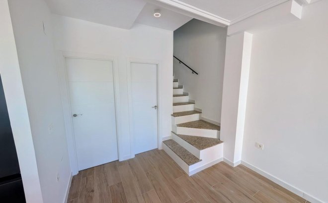 Resale - Villa -
Orihuela Costa - Costa Blanca