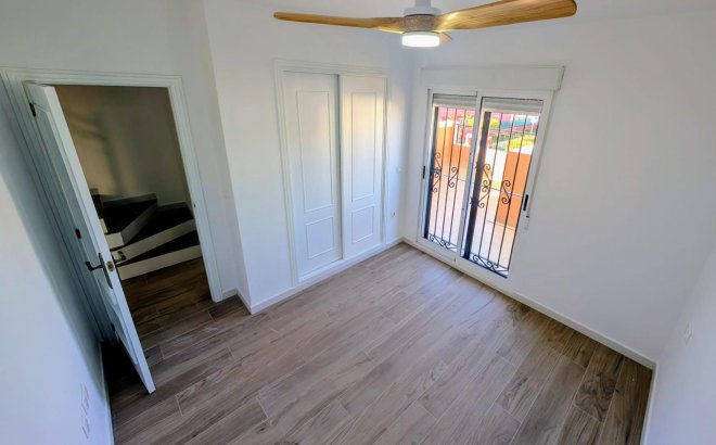 Resale - Villa -
Orihuela Costa - Costa Blanca