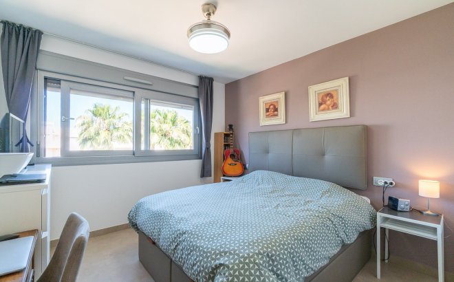 Resale - Bungalow -
Vistabella Golf Entre Naranjos - Inland