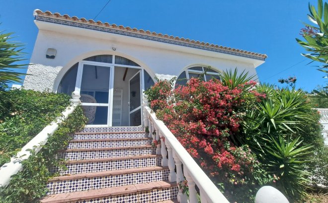 Resale - Villa -
San Miguel de Salinas - Inland