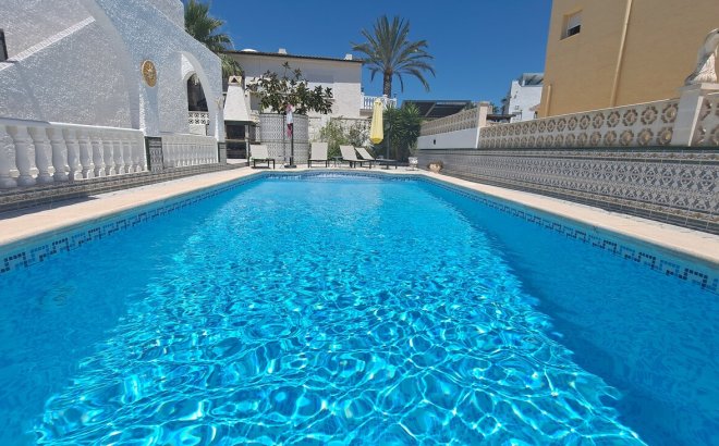 Resale - Villa -
San Miguel de Salinas - Inland