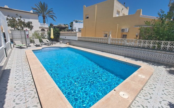 Resale - Villa -
San Miguel de Salinas - Inland