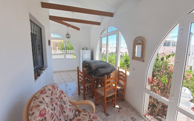 Resale - Villa -
San Miguel de Salinas - Inland