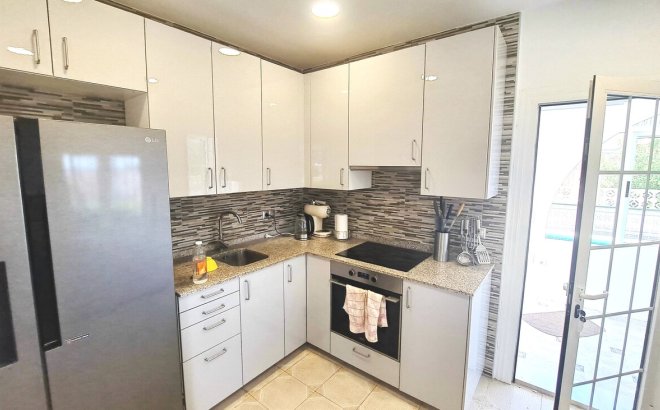 Resale - Villa -
San Miguel de Salinas - Inland