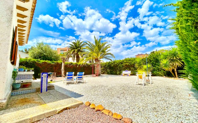 Resale - Villa -
La Zenia - Costa Blanca
