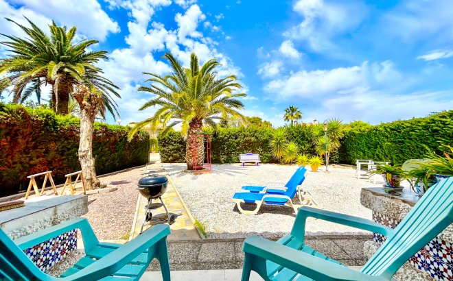 Resale - Villa -
La Zenia - Costa Blanca