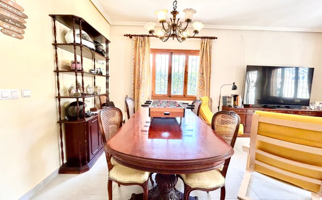 Resale - Villa -
La Zenia - Costa Blanca