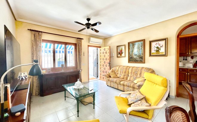 Resale - Villa -
La Zenia - Costa Blanca