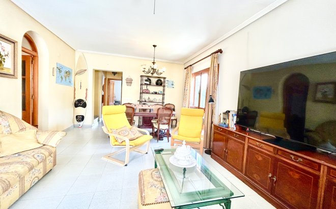 Resale - Villa -
La Zenia - Costa Blanca