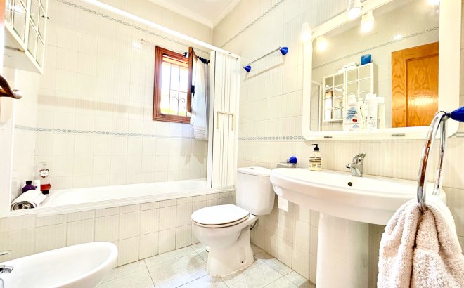 Resale - Villa -
La Zenia - Costa Blanca