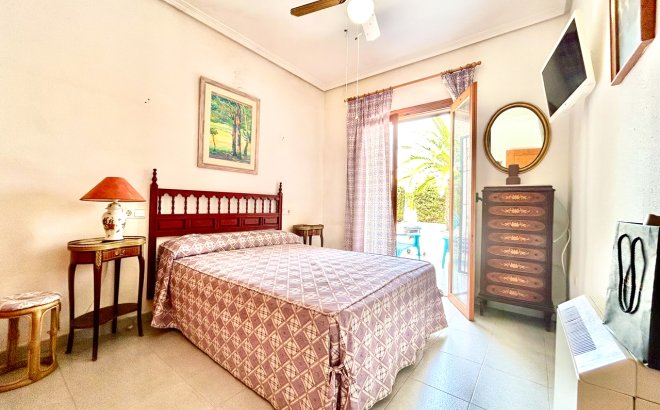 Resale - Villa -
La Zenia - Costa Blanca