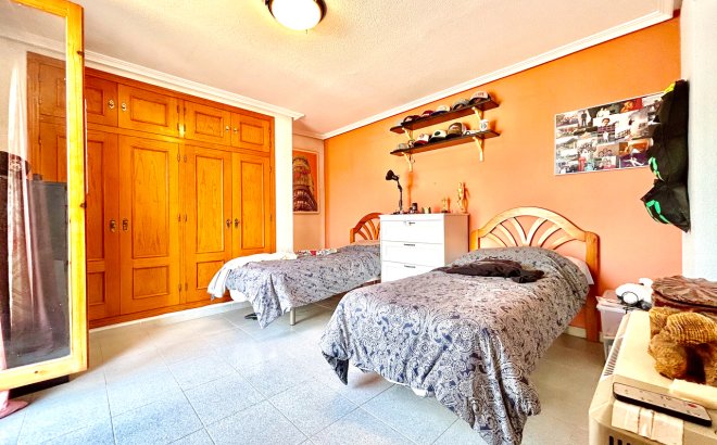 Resale - Villa -
La Zenia - Costa Blanca