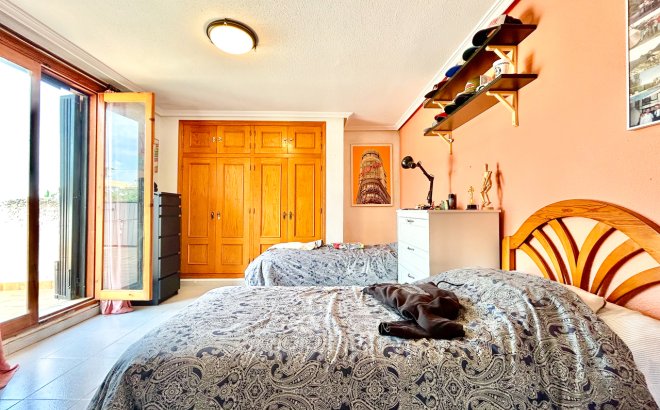 Resale - Villa -
La Zenia - Costa Blanca