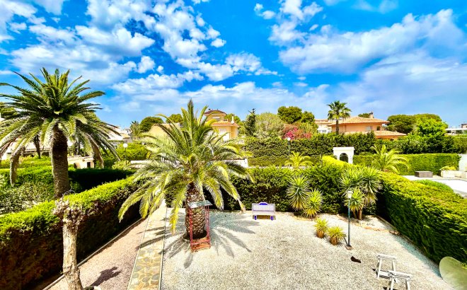 Resale - Villa -
La Zenia - Costa Blanca