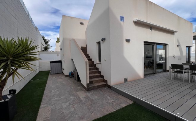 Resale - Villa -
Orihuela Costa - Costa Blanca