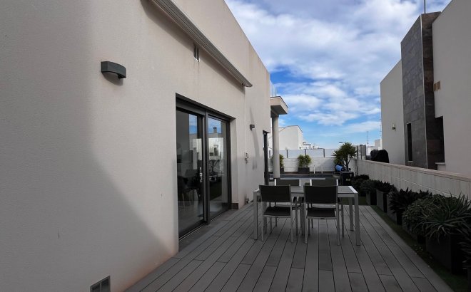 Resale - Villa -
Orihuela Costa - Costa Blanca