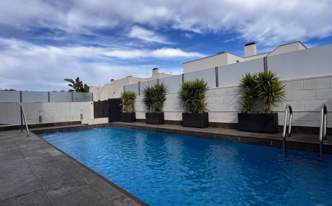 Resale - Villa -
Orihuela Costa - Costa Blanca