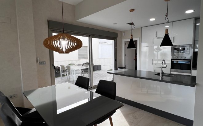 Resale - Villa -
Orihuela Costa - Costa Blanca