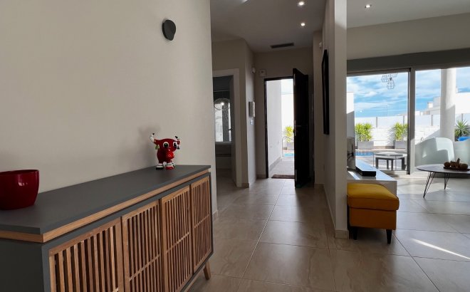 Resale - Villa -
Orihuela Costa - Costa Blanca