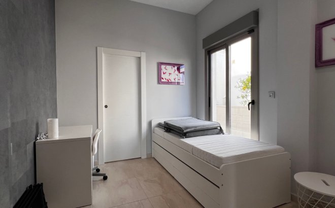 Resale - Villa -
Orihuela Costa - Costa Blanca