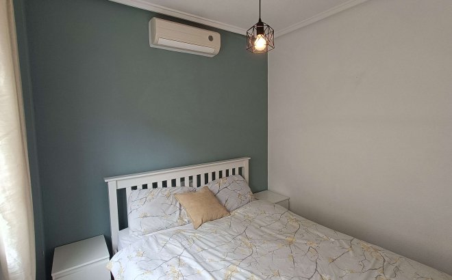Resale - Villa -
Rojales - Inland