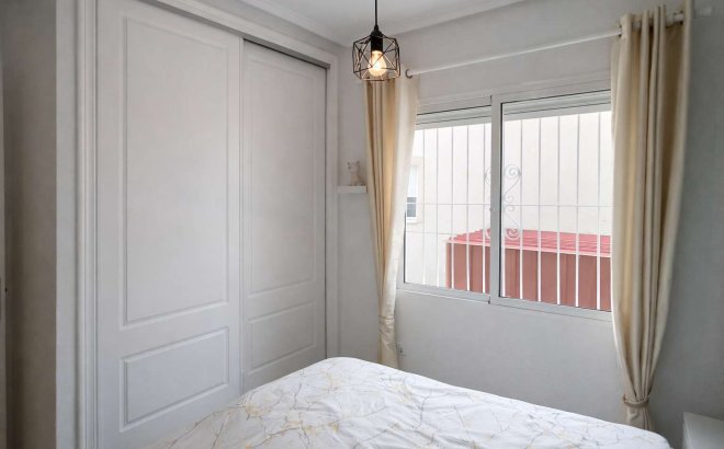 Resale - Villa -
Rojales - Inland