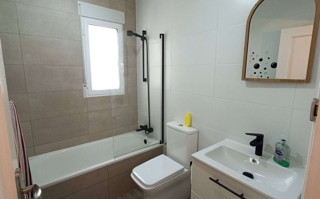 Resale - Villa -
Rojales - Inland