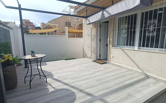Resale - Villa -
Rojales - Inland