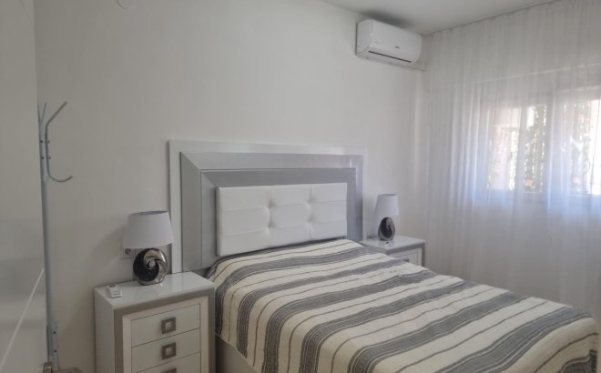Resale - Apartment -
Torrevieja - Playa de los Locos
