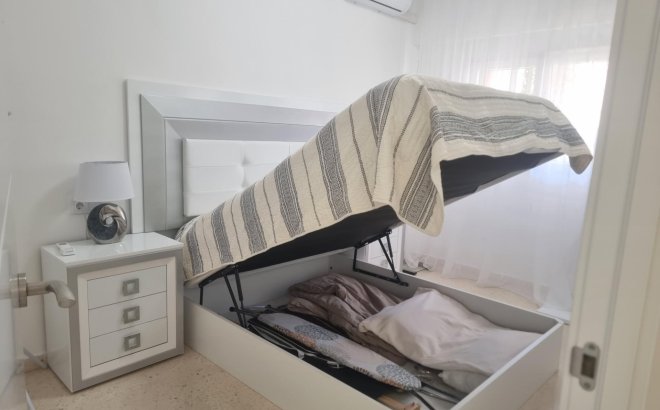 Resale - Apartment -
Torrevieja - Playa de los Locos