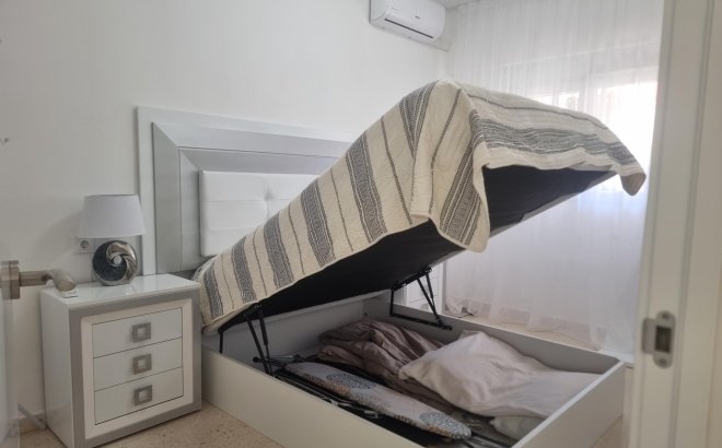 Resale - Apartment -
Torrevieja - Playa de los Locos