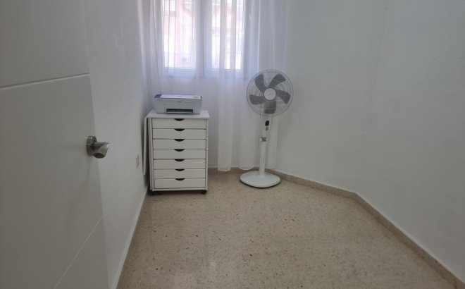 Resale - Apartment -
Torrevieja - Playa de los Locos